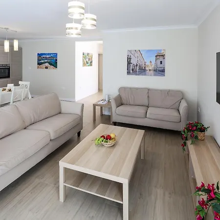 Apartmán With Private Pool - Sara