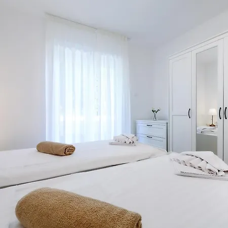 Apartmán With Private Pool - Sara Sveti Anton (Krk)